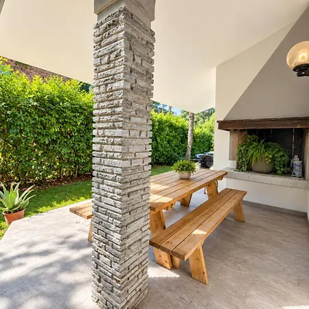 Riviera Villa *